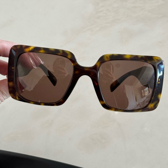 Versace Sunglasses - Picture 6 of 9